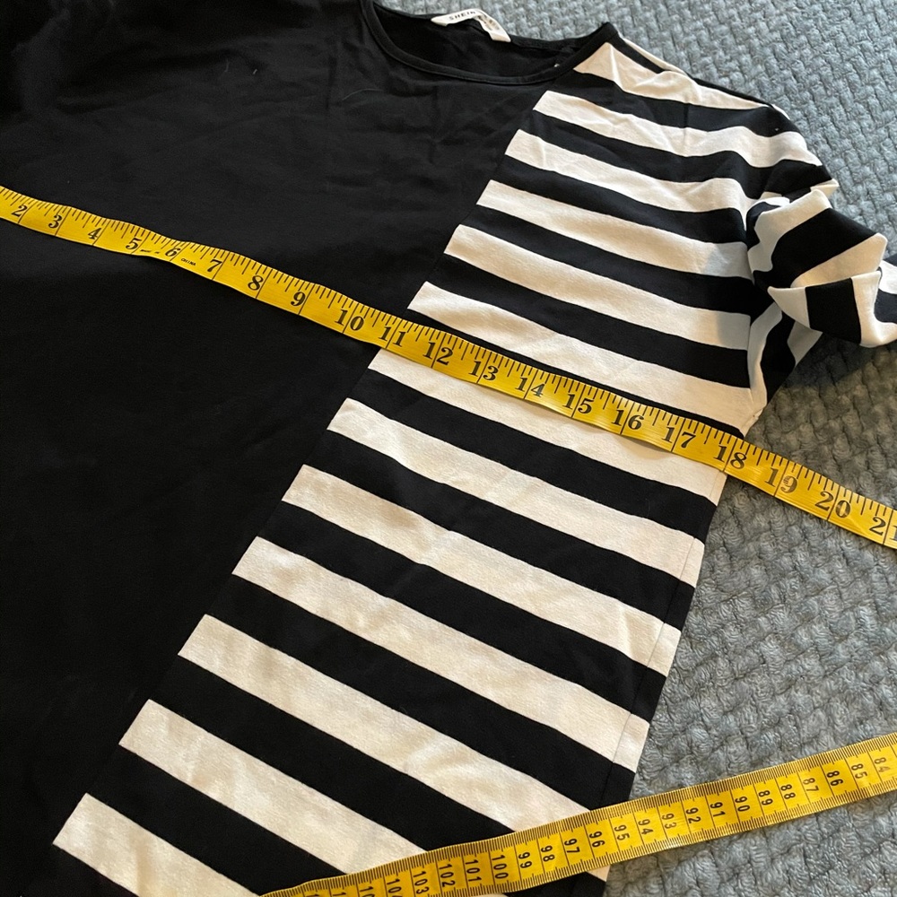 BRAND New! Girls Size 11/12 half black half stripe - Picture 3 of 4